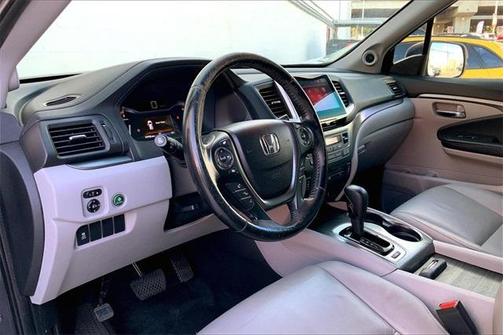 Photo 3 of 33 of 2016 Honda Pilot EX-L