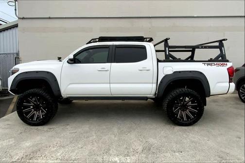 Super White 2017 Toyota Tacoma TRD Sport