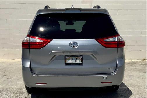 2018 Toyota Sienna LE