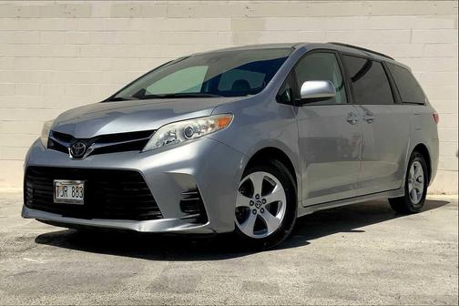 2018 Toyota Sienna LE