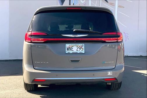 2022 Chrysler Pacifica Hybrid Touring L