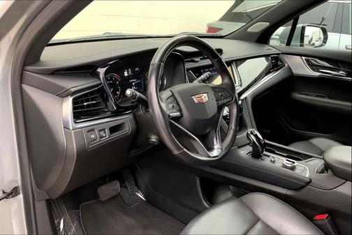 Argent Silver Metallic 2024 Cadillac XT6 Premium Luxury FWD