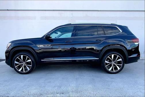 Deep Black Pearl 2024 Volkswagen Atlas 2.0T SEL Premium R-Line 4MOTION