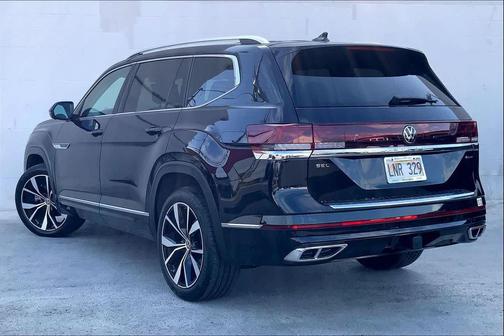 Deep Black Pearl 2024 Volkswagen Atlas 2.0T SEL Premium R-Line 4MOTION