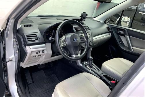 Ice Silver Metallic 2015 Subaru Forester 2.5i Touring
