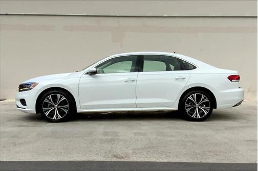 2022 Volkswagen Passat 2.0T SE