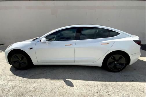 2020 Tesla Model 3 Standard Range Plus