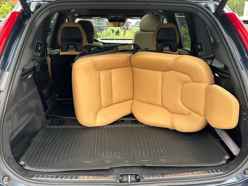 Denim Blue Metallic 2019 Volvo XC90 T6 Momentum