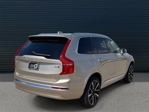 2025 Volvo XC90 B6 Plus 6-Seater