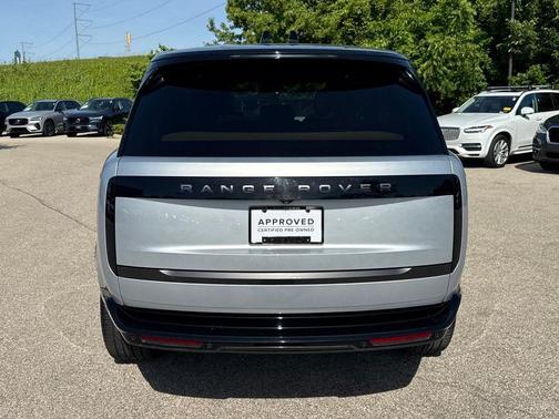 Hakuba Silver Metallic 2024 Land Rover Range Rover P530 SE