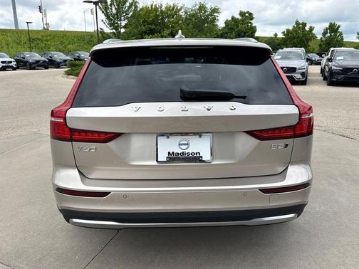 Bright Dusk Metallic 2026 Volvo V60 Cross Country Plus, B5 AWD Gas (mild hybrid)