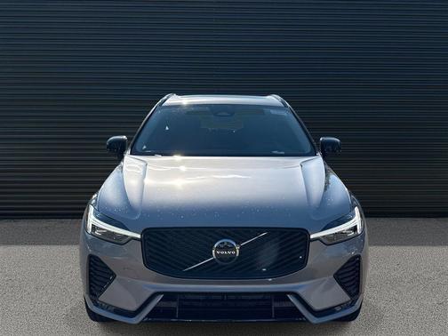 Aurora Silver 2026 Volvo XC60 B5 Plus