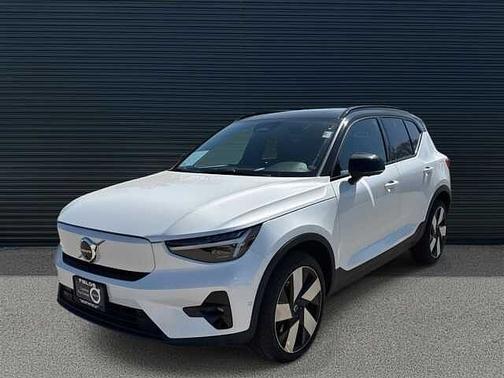 2024 Volvo XC40 Plus