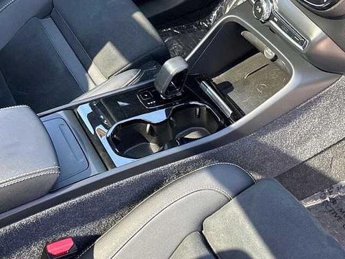 2024 Volvo XC40 Plus