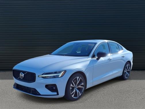 2025 Volvo S60 B5 Core