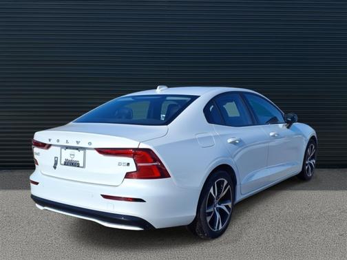 2025 Volvo S60 B5 Core