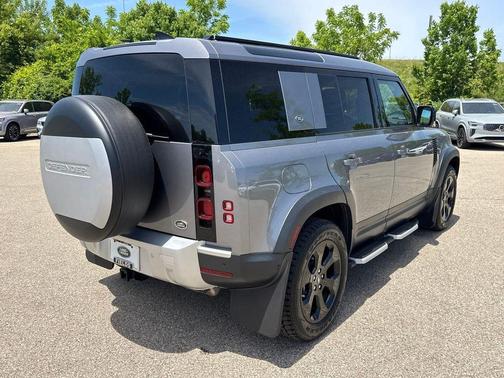 Eiger Grey Metallic 2023 Land Rover Defender 110 SE