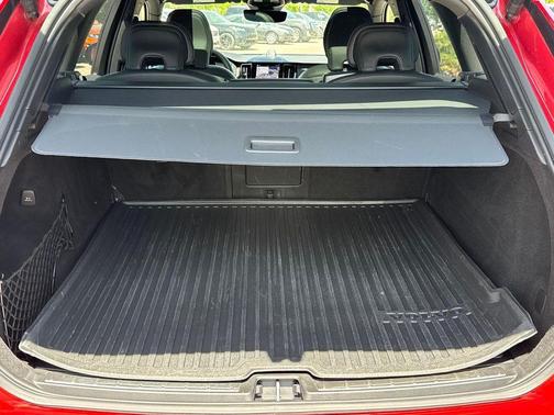 Fusion Red Metallic 2023 Volvo XC60 B6 Ultimate Dark Theme
