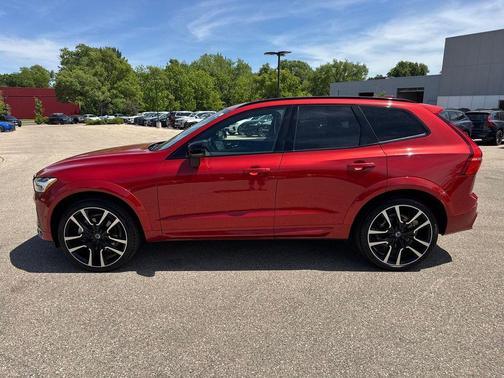 Fusion Red Metallic 2023 Volvo XC60 B6 Ultimate Dark Theme