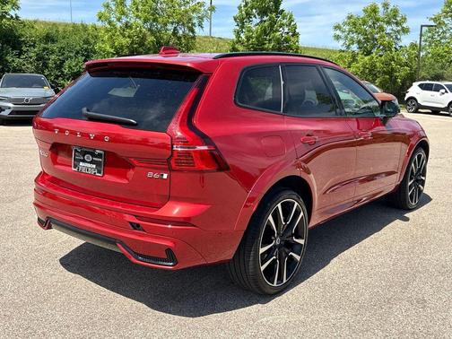Fusion Red Metallic 2023 Volvo XC60 B6 Ultimate Dark Theme