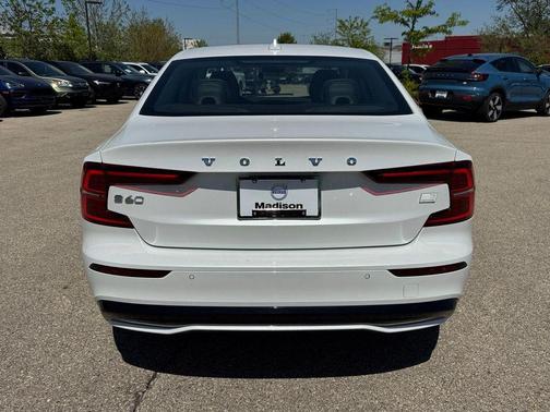 Crystal White 2023 Volvo S60 Recharge Plug-In Hybrid T8 Plus Dark Theme