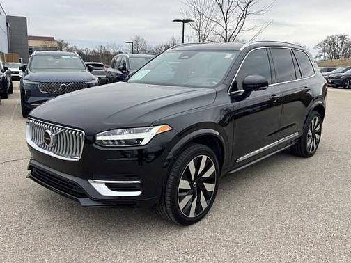 Onyx Black 2023 Volvo XC90 Ultimate Bright 7-Seater