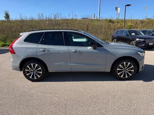 Vapour Grey Metallic 2024 Volvo XC60 B5 Plus Dark Theme