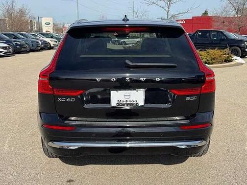 2023 Volvo XC60 Plus