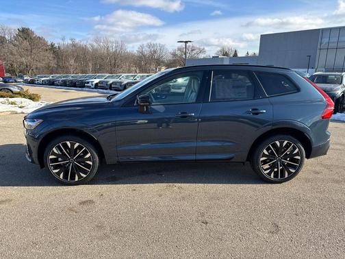 Denim Blue Metallic 2026 Volvo XC60 B5 Ultra