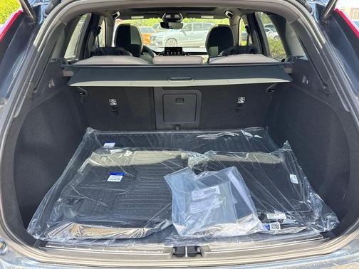 Denim Blue Metallic 2026 Volvo XC60 B5 Plus
