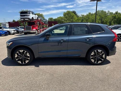 Denim Blue Metallic 2026 Volvo XC60 B5 Plus