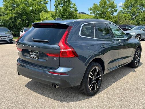 Denim Blue Metallic 2021 Volvo XC60 T5 Momentum