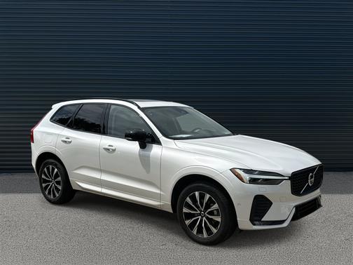 2025 Volvo XC60 B5 Plus
