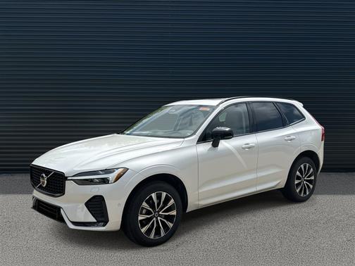 2025 Volvo XC60 B5 Plus