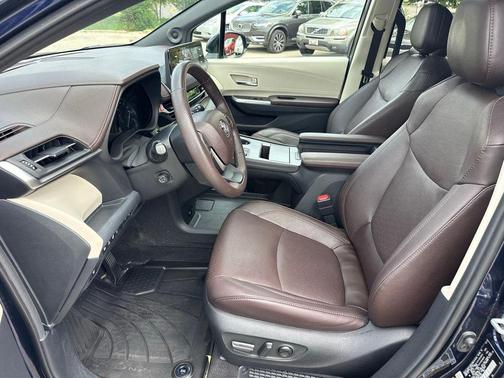 Blueprint 2021 Toyota Sienna Platinum 7 Passenger