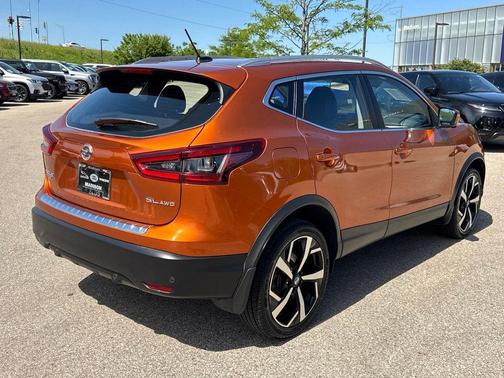 Monarch Orange Metallic 2020 Nissan Rogue Sport SL
