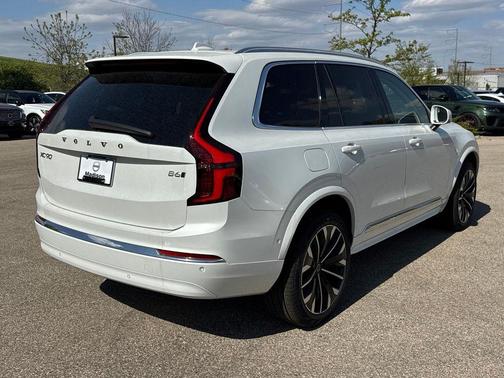 Crystal White Pearl 2026 Volvo XC90 Ultra, B6 AWD Gas (mild hybrid), Gasoline, Bright, 6 Seats