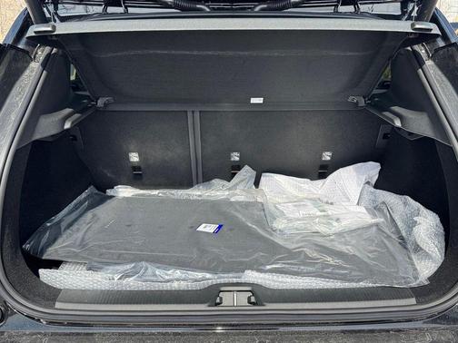 Onyx Black Metallic 2026 Volvo EX30 Plus Twin Motor Performance, Fully electric