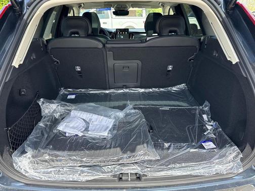 Denim Blue Metallic 2026 Volvo XC60 B5 Ultra