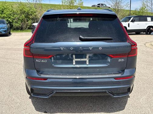 Denim Blue Metallic 2026 Volvo XC60 B5 Ultra