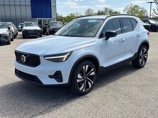 Cloud Blue 2026 Volvo XC40 Ultra, B5 AWD Gas (mild hybrid), Dark