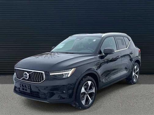 2025 Volvo XC40 Plus