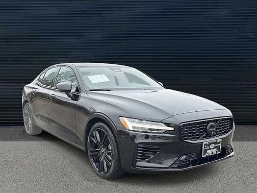 2024 Volvo S60 T8 Ultimate Black Edition