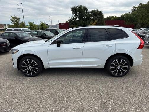 2025 Volvo XC60 B5 Plus