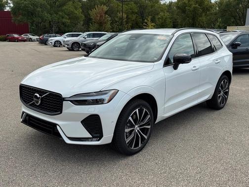 2025 Volvo XC60 B5 Plus