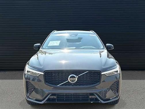 2025 Volvo XC60 Plus