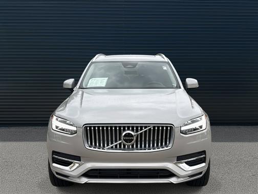 2024 Volvo XC90 Recharge Plug-In Hybrid T8 Plus 6-Seater