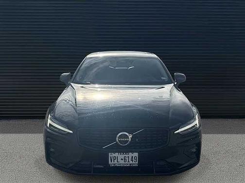 2024 Volvo S60 B5 Ultimate Dark