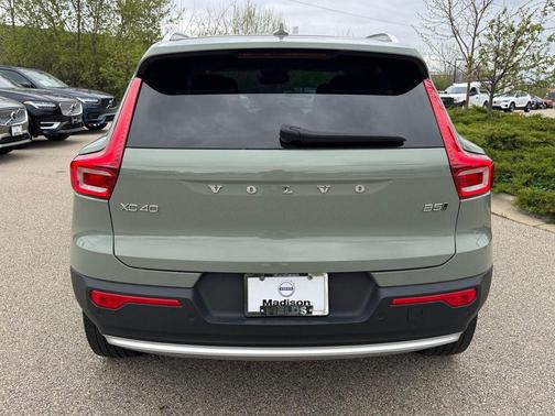 Sage Green Metallic 2023 Volvo XC40 B5 Ultimate Bright Theme