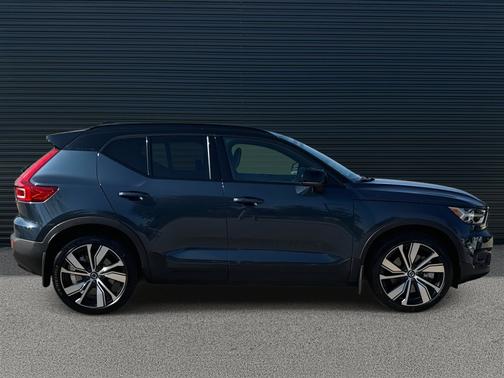 2022 Volvo XC40 Recharge Pure Electric Plus